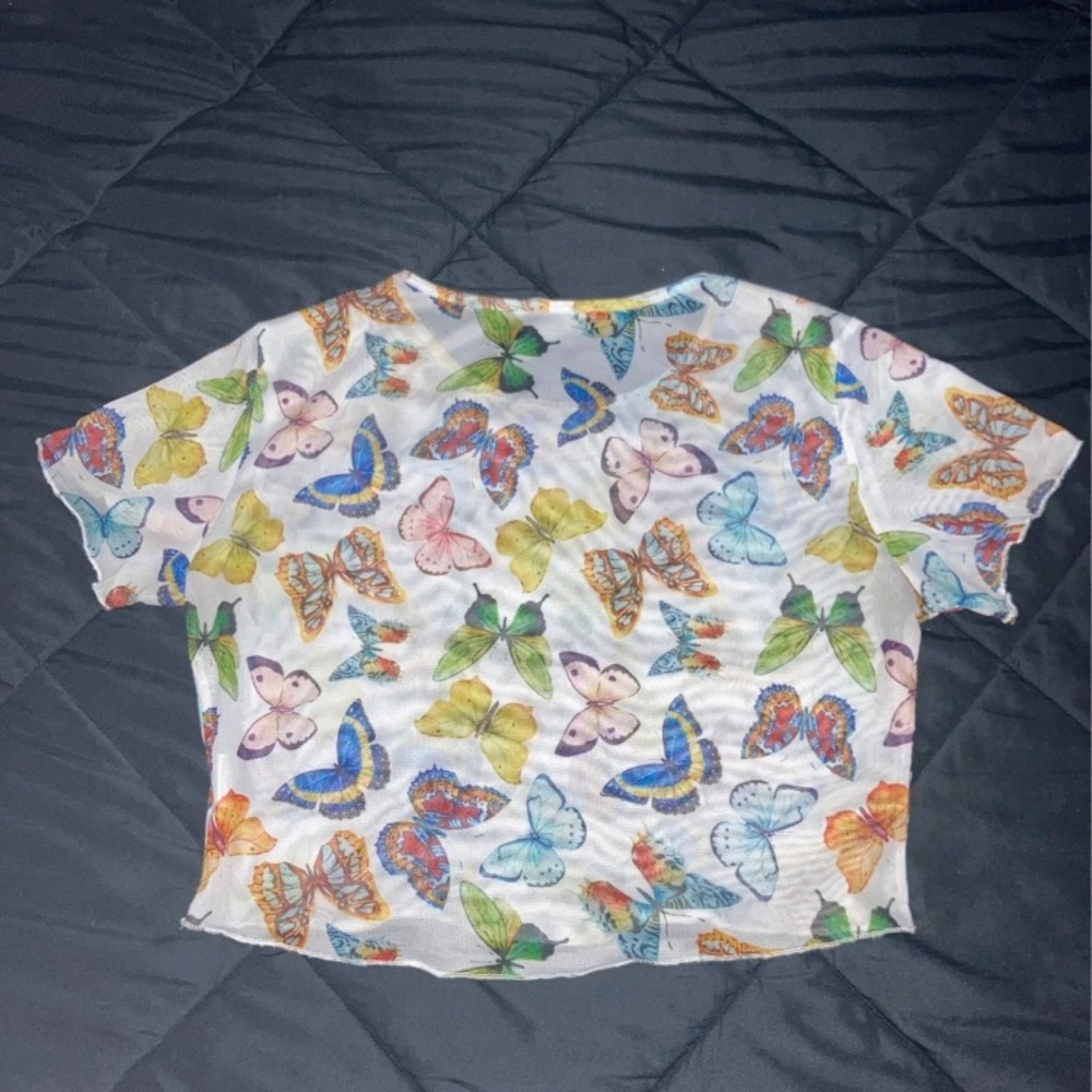 Butterfly top 🦋 - Picture 4 of 5